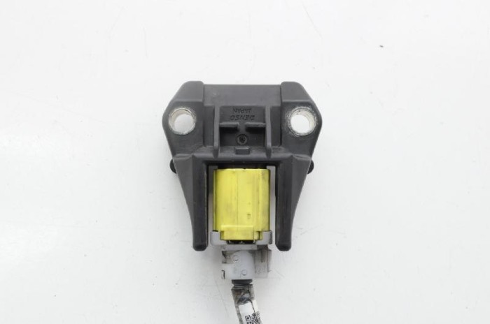 Senzor de impact dreapta față LEXUS GS III GRS19_, UZS19_, URS19_ 2007 OEM: 89173-45050 2221850