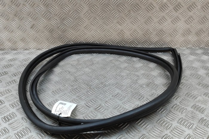 Garnitura ușă dreapta față TOYOTA YARIS CROSS MXP_ 2024 OEM: 62311-K2010 | 29510597