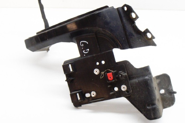 Suport bara de protecție dreapta spate LAND ROVER RANGE ROVER EVOQUE L538 2014 OEM: EJ32-17E800-AE,EJ32-17A150-AE,EJ32-17E800-AC 11447105