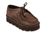 Ghete CLARKS maro, MEARE WALLA, din piele intoarsa