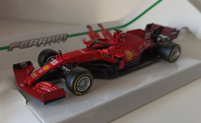 Macheta Ferrari SF21 Carlos Sainz Formula 1 2021 - Bburago 1/43 F1 foto