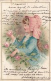 Carte Poștală Vintage 1901 - Fată &icirc;n rochie albastră culeg&acirc;nd trandafiri roz, Dimensiune 14x9 cm, Stare Bună