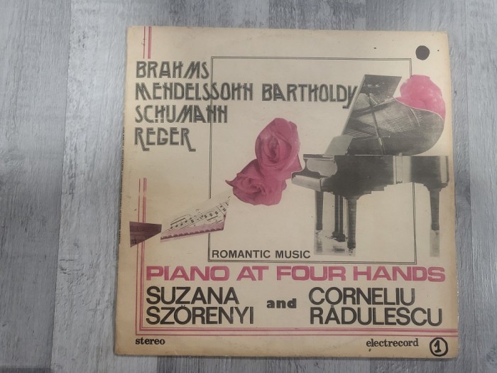 Romantic music.Lucrari pentru pian la patru maini: Brahms,Bartholdy,Schumann