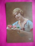 HOPCT 12112 ANUL 1917 -FELICITARE VECHE -FEMEI FRUMOASE -FRANTA -EUROPA - -ROMANTICA- -CIRCULATA