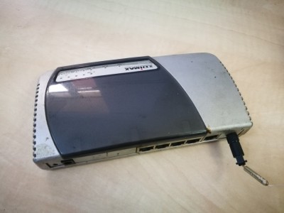 Router wifi EDIMAX WK-1068 switch foto