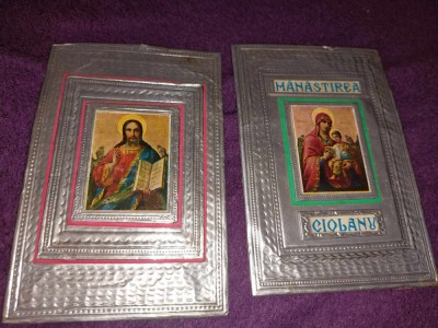 2 icoane vechi sfintite in starea care se vad cu rama metalica lata,necuratate foto