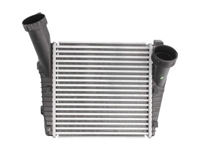 Intercooler Audi Q7 (4L), 2006-2015, Porsce Cayenne 2002-2010, VW Touareg 2002-2018; motor 2.5 TDI, 3.0 TDI, 4.2 TDI; 5.0 TDI; 3.0 V6 TFSI, 4.5 V8 T; foto
