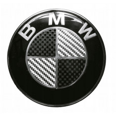 Emblemă cu logo BMW pentru capotă CARBON 82MM 51148132375