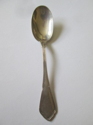 1) Lingurita din argint cu marcaj 800 circa 1920,lungime=101 mm,greutate=8,64 grame foto