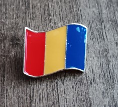 QW9 J 61 - Insigna - tematica steaguri - tricolorul - Romania