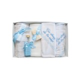 Cumpara ieftin Trusou Botez cu 7 piese personalizat cu broderie - "Cu drag de la Nasi" - ALB - BLEU - TB91