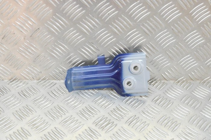 Suport aripa st&acirc;nga față BMW X3 G01, F97 2019 OEM: 7397515 13157108