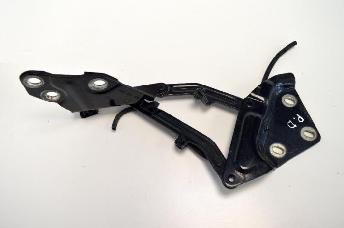 Balama capota dreapta față VW TOUAREG 7LA, 7L6, 7L7 2005 OEM: 7L6823302 1785956