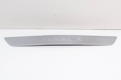Ornament prag dreapta față TESLA MODEL 3 2018 OEM: 1090844-00-C 14703192 foto