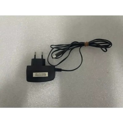 DVE DSA-12PFA-09 090100 12V 1A SWITCHING POWER ADAPTER foto