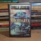 CAMILLA LACKBERG - BOCITOAREA ( ROMAN POLITIST , DIN SERIA ''FJALLBACKA'' ) , 2026 *