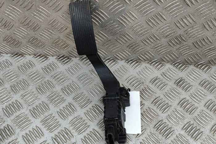 Pedala de accelerație MERCEDES-BENZ B-CLASS Sports Tourer W247 2021 OEM: A1773002000,6PV012934 | 25637210