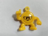 bnk jc Kinder 2018 - Joy - Emojoy - Pendants - Nerd face / With headphones - SE784C
