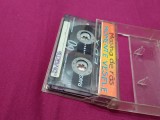 Cumpara ieftin CASETA AUDIO DIVERTIS CU ALTA CARCASA RARA!!!!
