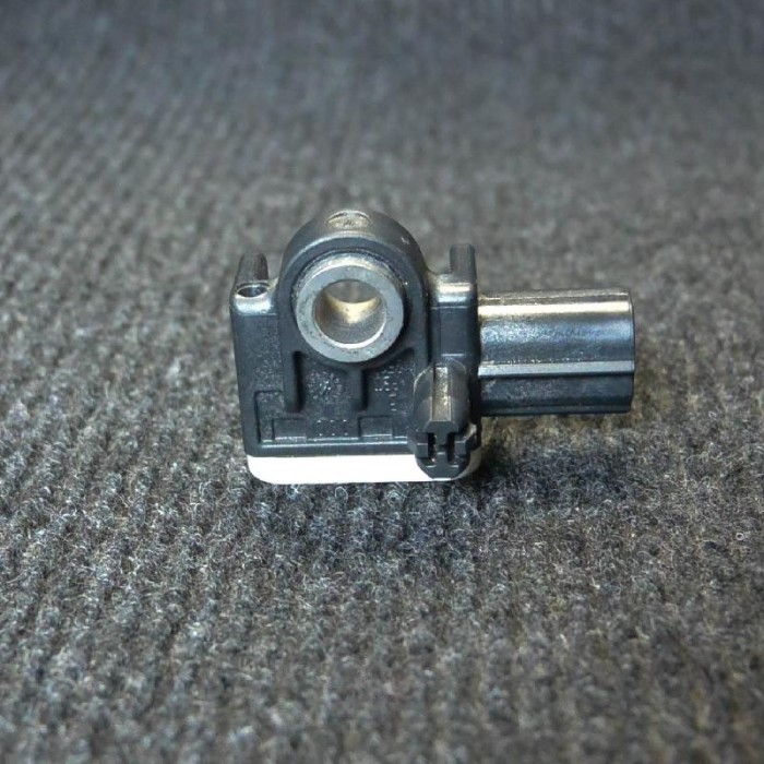 Senzor de impact st&acirc;nga față FORD C-MAX II DXA/CB7, DXA/CEU 2012 OEM: AM5T-14B342-AA 1461515
