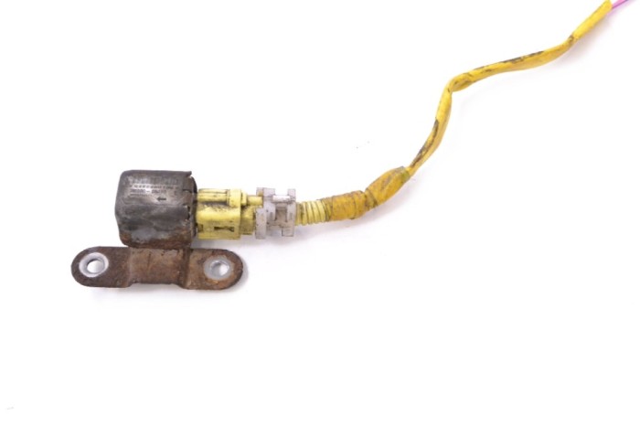 Senzor de impact st&acirc;nga față SUZUKI GRAND VITARA II JT, TE, TD 2012 OEM: 38930-65J10 11470887