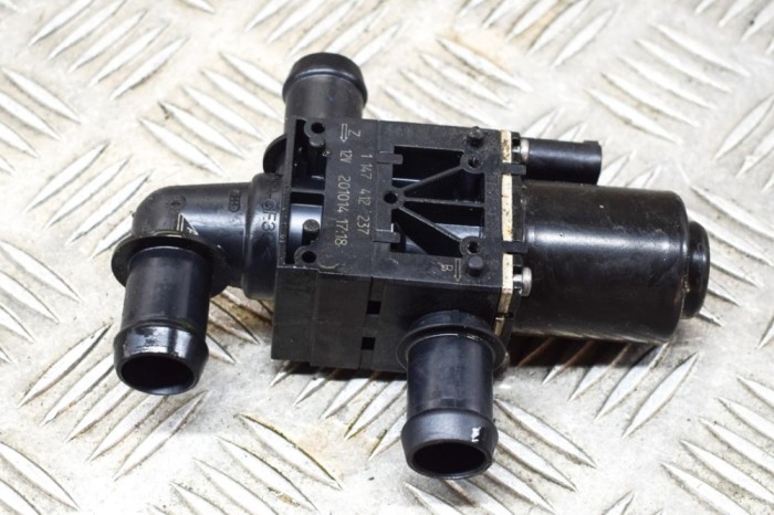 Pompa de apa auxiliara JAGUAR I-PACE X590 2020 OEM: J9D3-18495-AA 17724176