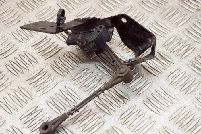 Senzor de nivel &icirc;nălțime st&acirc;nga spate LAND ROVER DISCOVERY V L462 2021 OEM: JPLA-3D026-BA,HPLA-3C301-BA | 14874906
