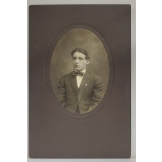 TANAR CU PAPION , FOTOGRAFIE IN MEDALION , CCA. 1900