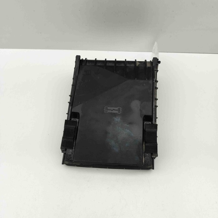 Capac panou de siguranțe VW PASSAT Variant B7 365 2012 OEM: 1K0937132F,1K0937132G 31045353