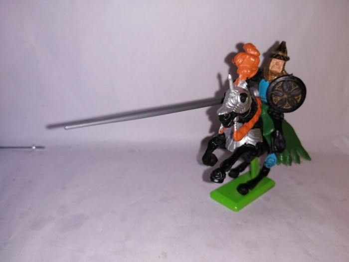 bnk jc Britains Deetail 713 - cavaler turc calare cu lance