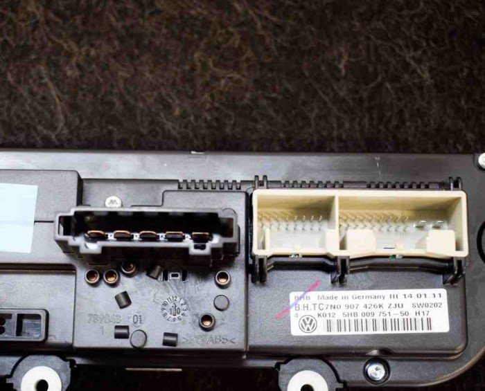 Modul de climatizare VW PASSAT Variant B7 365 2011 OEM: 7N0907426K 3351438