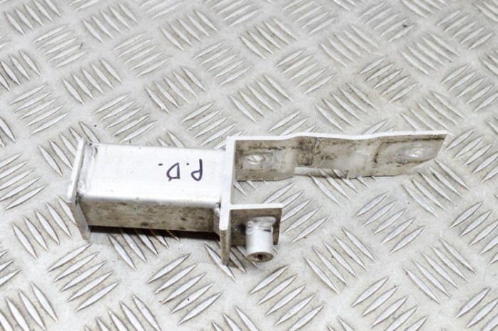 Absorbant de șoc dreapta VOLVO XC40 536 2021 OEM: Off-road | 17617628