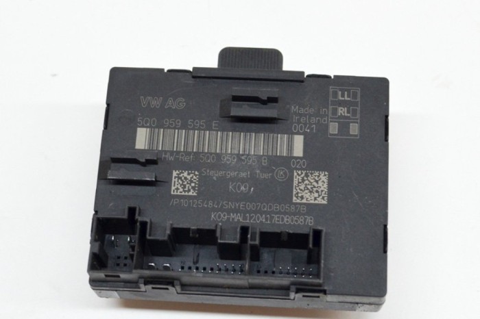 Modul de control ușă dreapta spate AUDI A3 Sportback 8VA, 8VF 2017 OEM: 5Q0959595B,5Q0959595E | 14869975