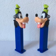 Lot 2 dispensoare PEZ vintage, Made in Hungary, cutiuta bomboane, Goofy Disney