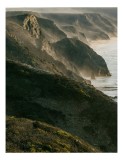 Tablou Canvas, "Priveliște dramatică cu st&acirc;nci și mare.", Nor, St&acirc;ncă, Apus, Ocean, Pante, Vegetație, Lumină, Ceață, Dramatic., 26 x 39 cm, CMCLASS