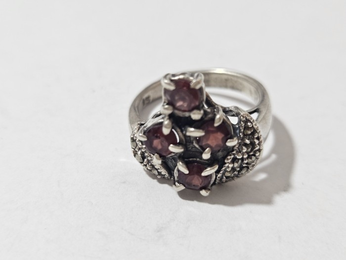 Inel din argint cu granate si marcasite #6147
