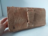 #Poșetă vintage din piele naturală &ndash; clutch / plic 30 &times; 16 &times; 5 cm, model reptilă (crocodil / alligator), interior 2 compartimente + buzunar cu fermoar