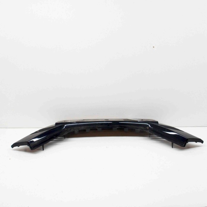 Suport număr de &icirc;nmatriculare NISSAN QASHQAI II J11, J11_ 2019 OEM: 62070-HV00A,62070-HV00B 13762436