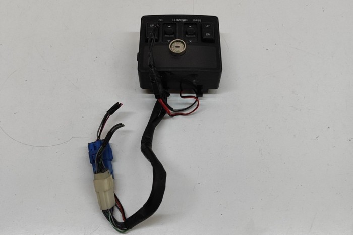 Buton de control scaun dreapta CADILLAC ELDORADO Coupe 1993 OEM: 3531207 | 32007680