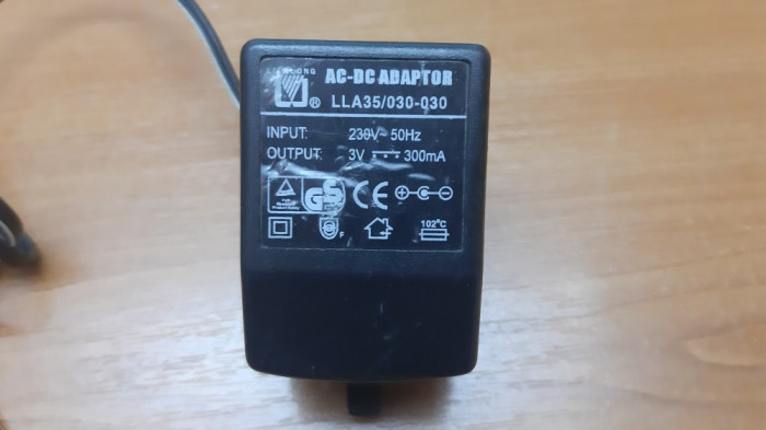 ALIMENTATOR AC DC LLA35 030-030 LA 3V 300mA FUNCTIONEAZA