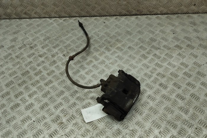 Etrier de fr&acirc;nă dreapta față NISSAN JUKE F15 2019 OEM: Hatchback | 30276906