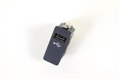 USB MINI COUNTRYMAN F60 2016 OEM: 84106820397,6820397 11519057 foto
