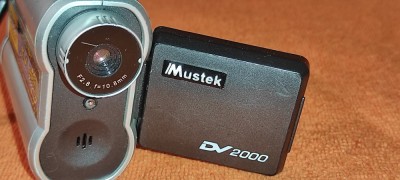 - Mini camera video cu ecran TFT 1.5 inch MUSTEK DV 2000 2.1 MP foto