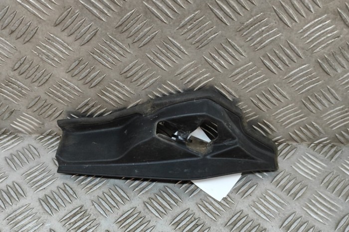 Ornament picurator haion st&acirc;nga BMW 3 Touring G21 2022 OEM: 7453423 25032166