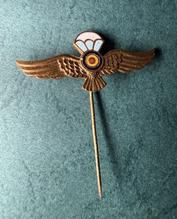 Insigna parasutism sportiv tip pin anii &#039;60-&#039;70