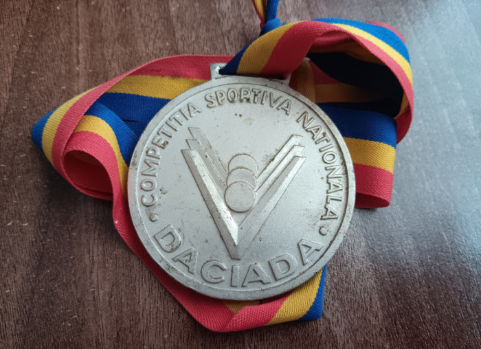 QW1 177 - Medalie - tematica sport - comunism - Concursul sportiv Daciada