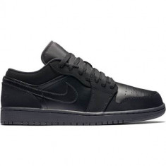 Pantofi Barbati Nike Air Jordan 1 Low Triple 553558025 foto