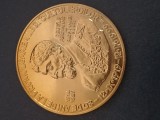80 de ani de la promulgarea Cultului Eroilor 2004 .FERDINAND I , Regele Romanilor .Medalie bronz placat cu aur .Diametru 50 mm