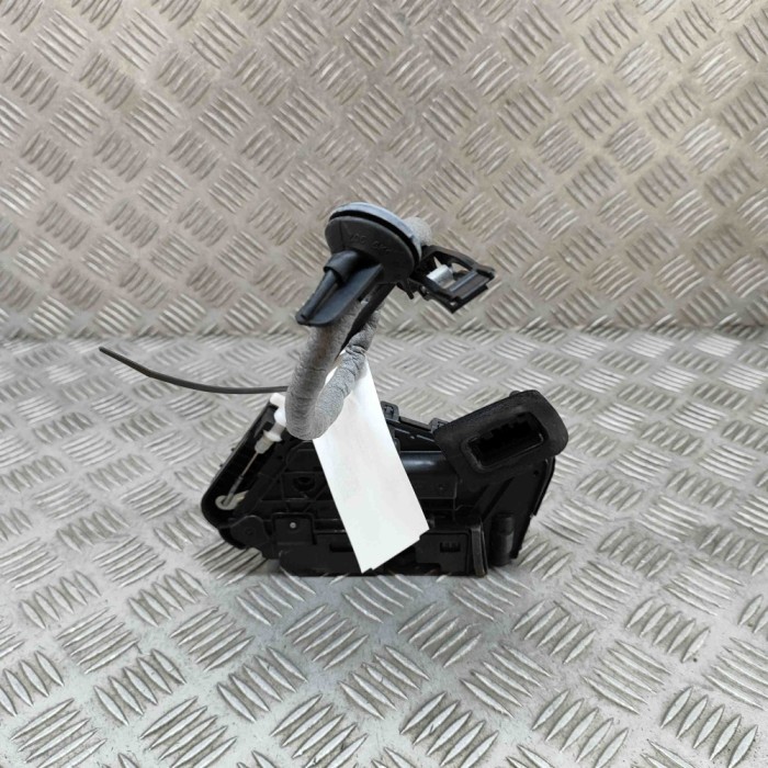 &Icirc;ncuietoare ușă dreapta față VW PASSAT Variant B8 3G5 2016 OEM: 5TB837016A 25630539