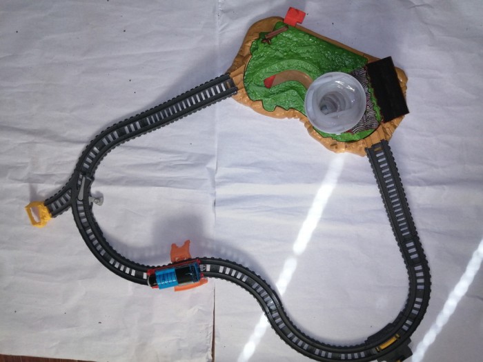 bnk jc Thomas &amp; Friends TrackMaster Twisting Tornado Train